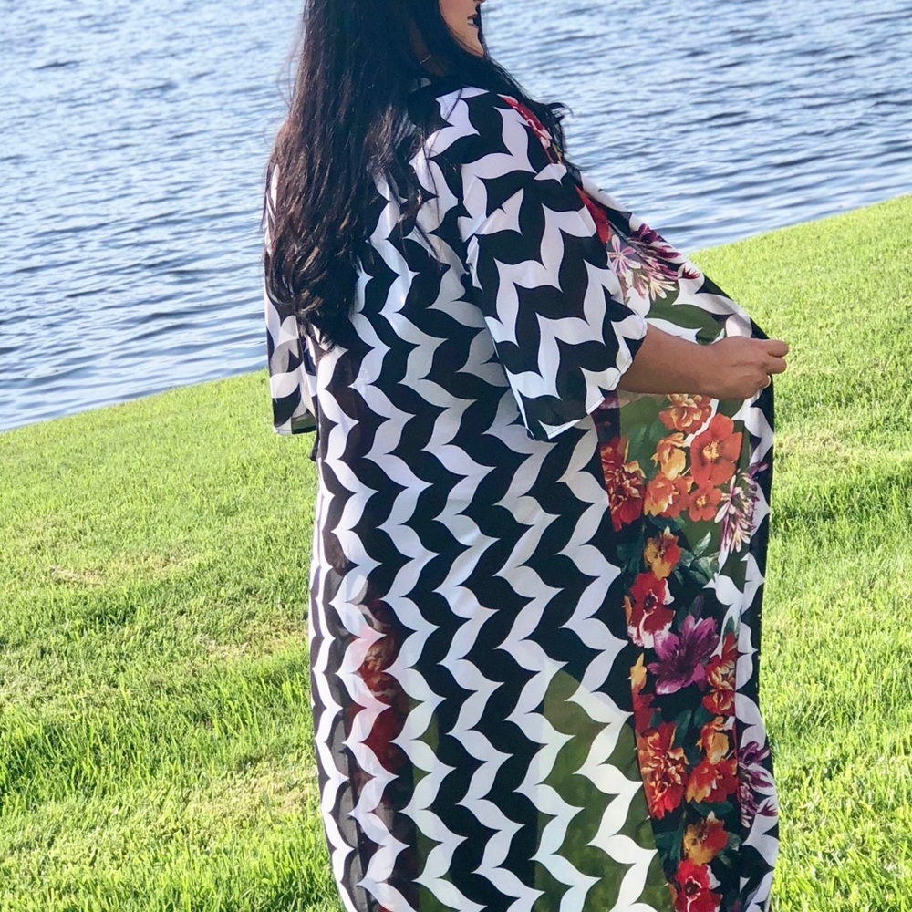 Plus size floral print kimono